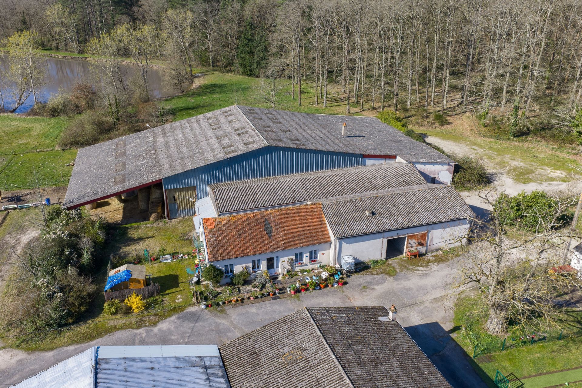propriété 10 Pièces en vente sur COURMEMIN (41230)