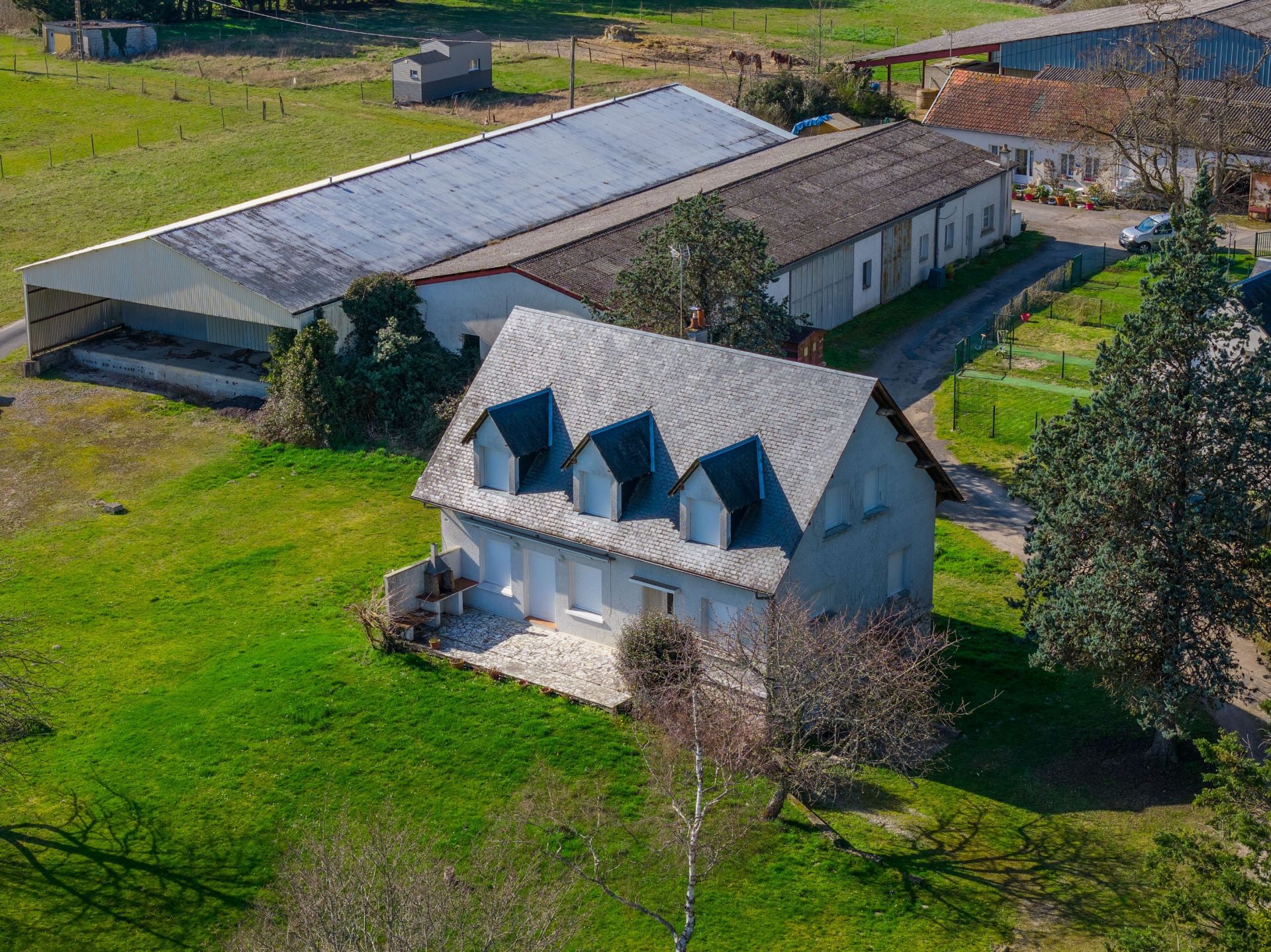 propriété 10 Pièces en vente sur COURMEMIN (41230)