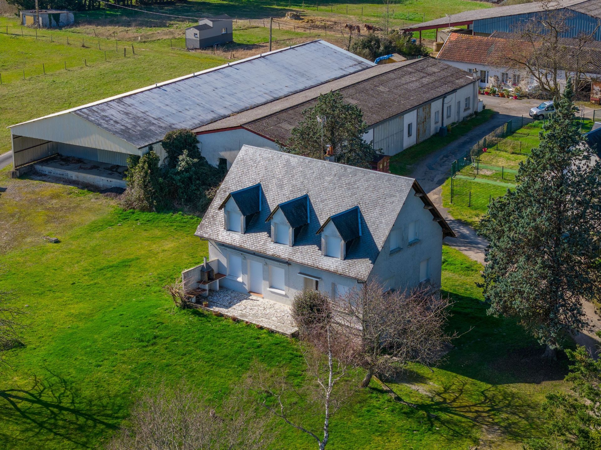 propriété 10 Pièces en vente sur COURMEMIN (41230)